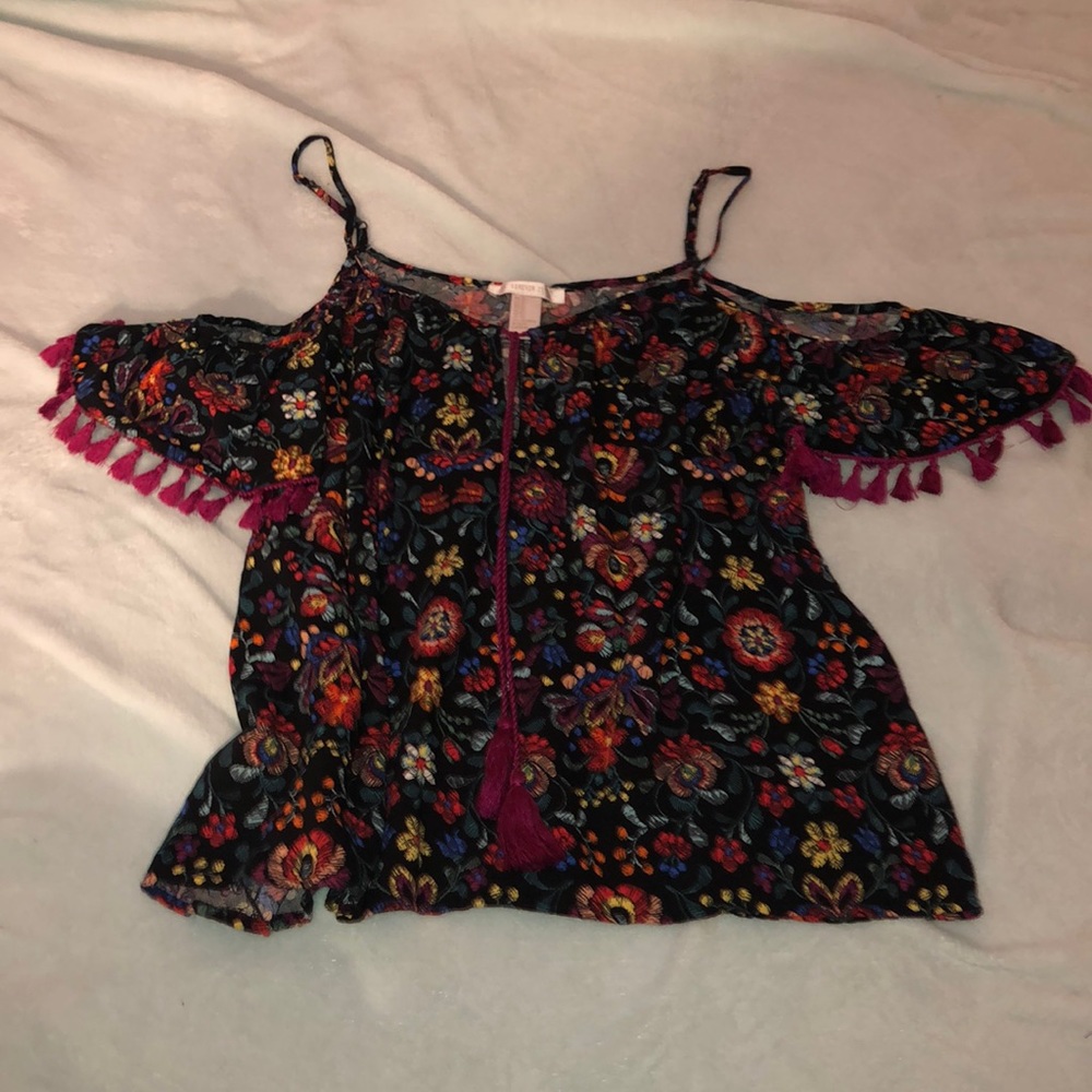 Medium cold shoulder top with floral design